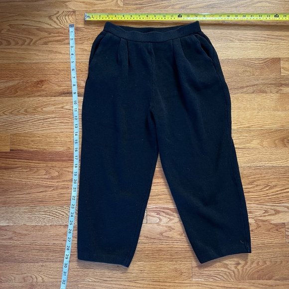 St. John Basics Santana Knit Cropped Pants Womens 2 Black Pockets Pull On EUC - Picture 6 of 6